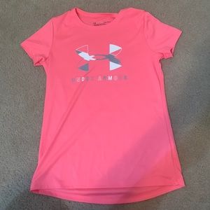 Short sleeve , dark pink , under armour shirt